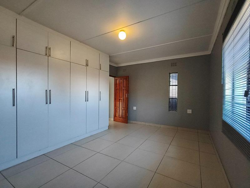 To Let Commercial Property for Rent in Mthata Eastern Cape